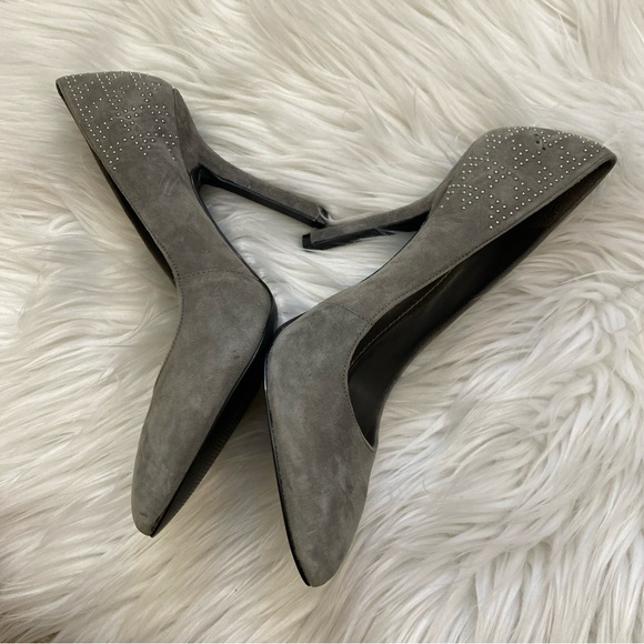 Gray suede pointed toe heels - Picture 4 of 9